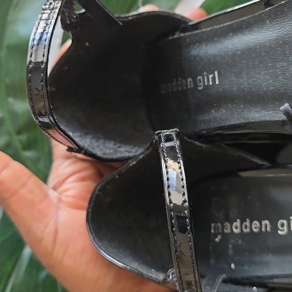Madden Girl Black Patent Leather Block Heel Platform Mary Jane Shoes - Picture 10 of 16